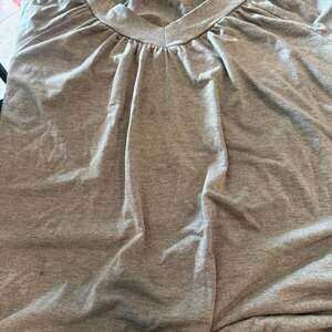 Short-Sleeve Shirred V-Neck Tunic - Perfect", Medium Heather Grey